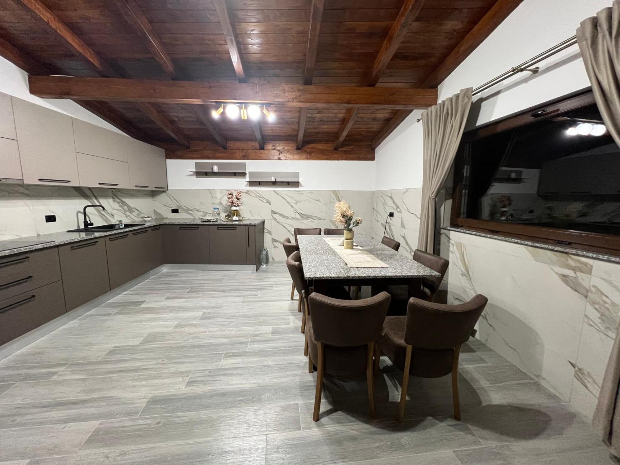 Villa Mery Moisei Exterior photo